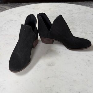 Lucky Brand Textured Black Ankle Boots